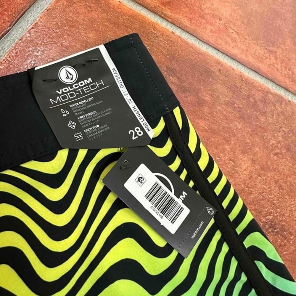 NWT Volcom Mens Colorful Wavy Pattern Drawstring Mod-Tech Boardshorts Size 28 - Picture 11 of 16